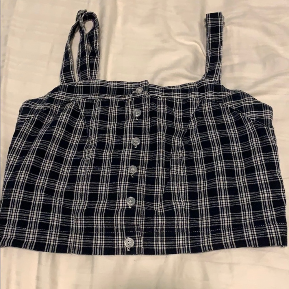 Cool tank top with buttons